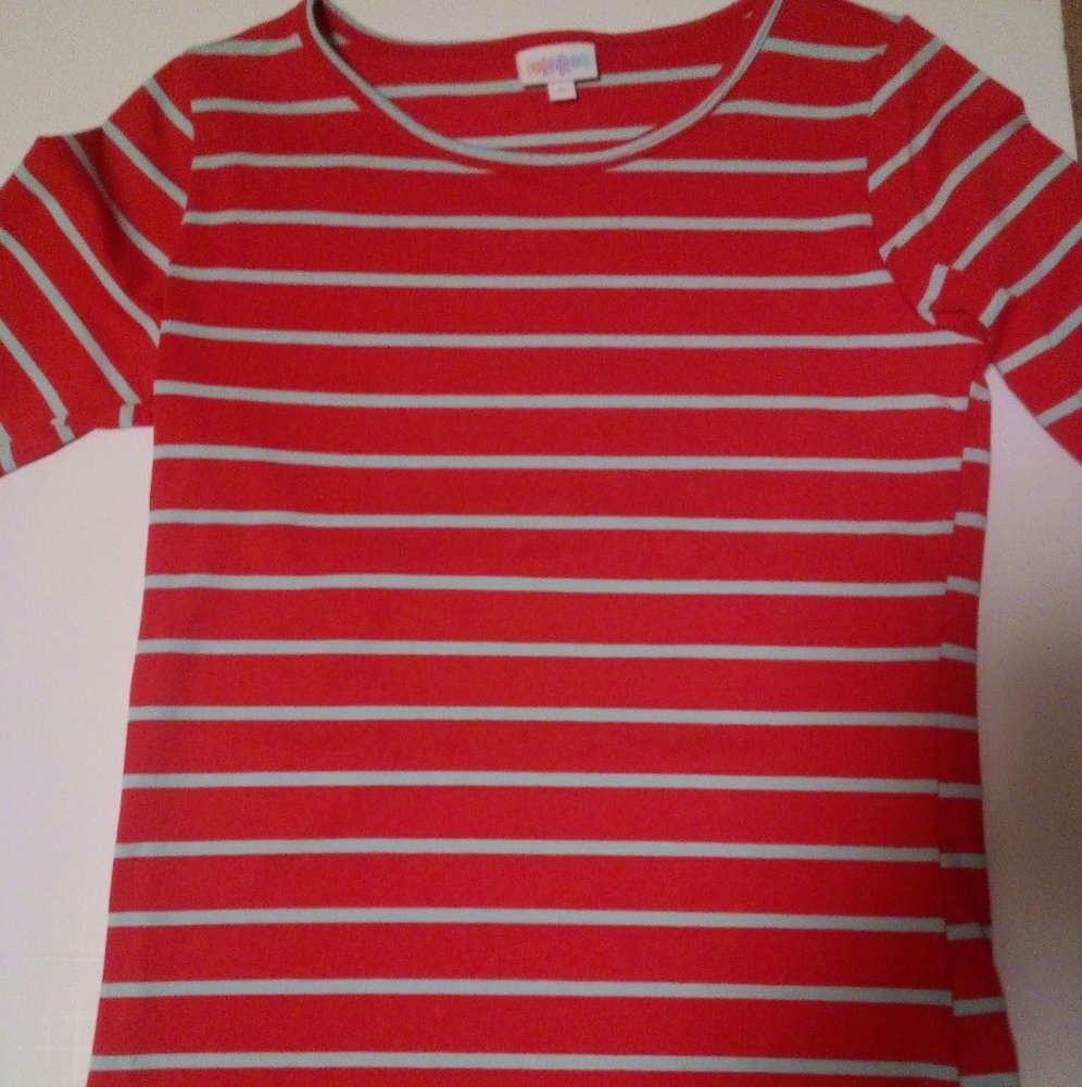 LuLaRoe fitted Gigi top